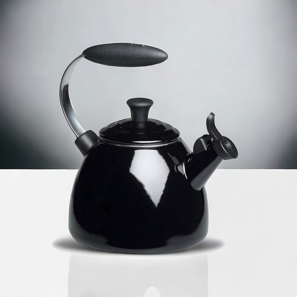 Le Creuset Enamel-on-Steel Halo 1-1/2-Quart Teakettle, Black New - Picture 3 of 9